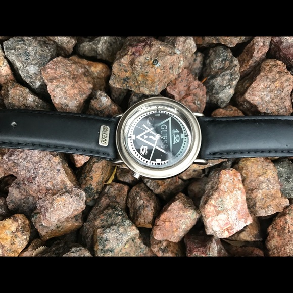 Guess - Picture 1 of 5